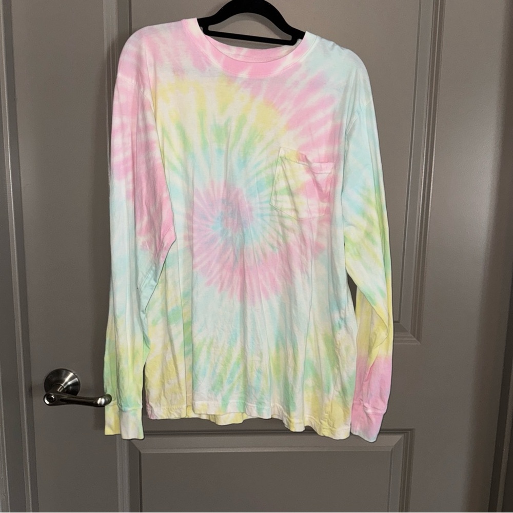 Tie-Dye Pastel Long-Sleeve Pocket Tee - Women's Sweatshirt